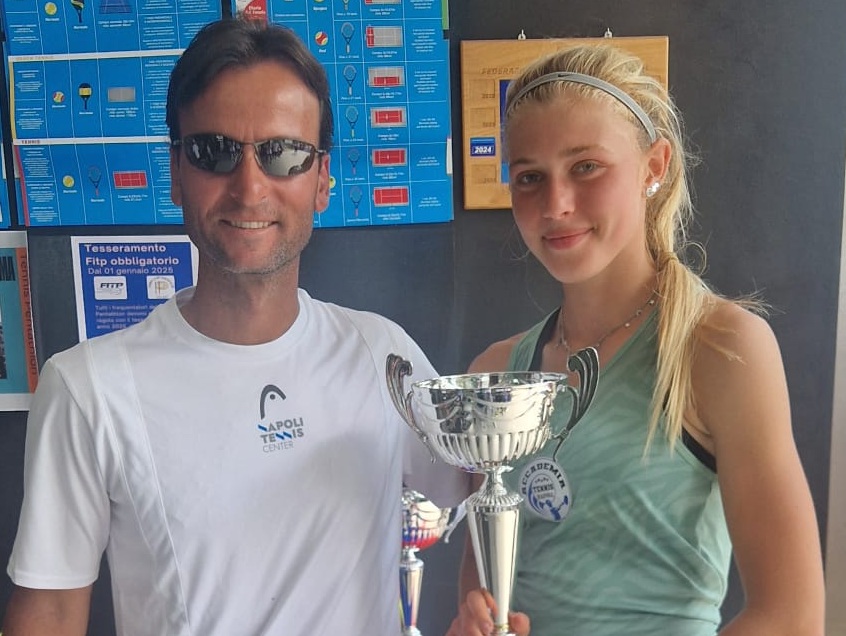 GINEVRA SPINELLI in finale agli Assoluti campani del Cus Napoli
